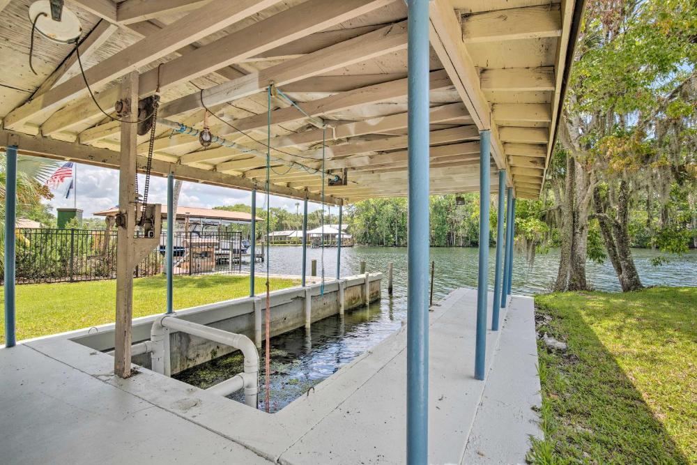 Dock and Lanai Riverview Homosassa Escape!